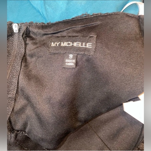 2 Piece My Michelle/ City Triangles - Picture 5 of 5